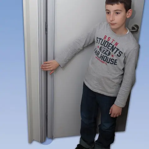 Imagen PROTECTOR PUERTA TRANSPARENTE 180 2