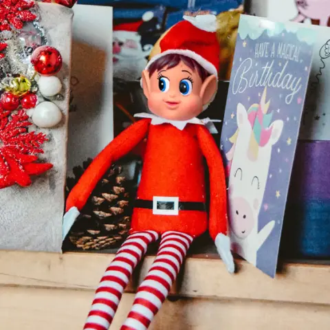 Imagen ELFO TRAVIESO-ELVIE ELFA 30CM